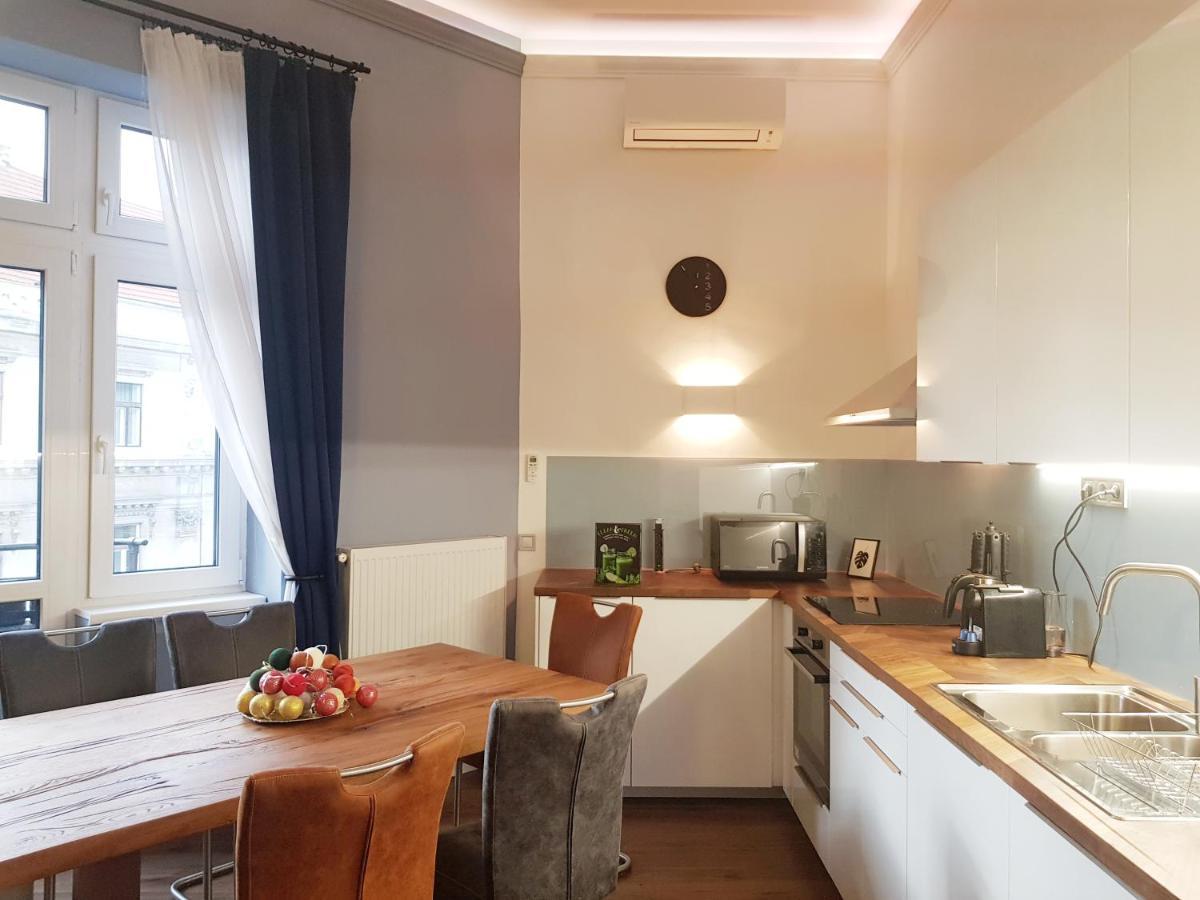 Luxurious Apartment With Balconies In Downtown Bp 布达佩斯 外观 照片