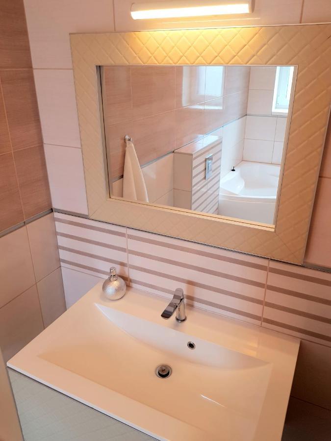 Luxurious Apartment With Balconies In Downtown Bp 布达佩斯 外观 照片
