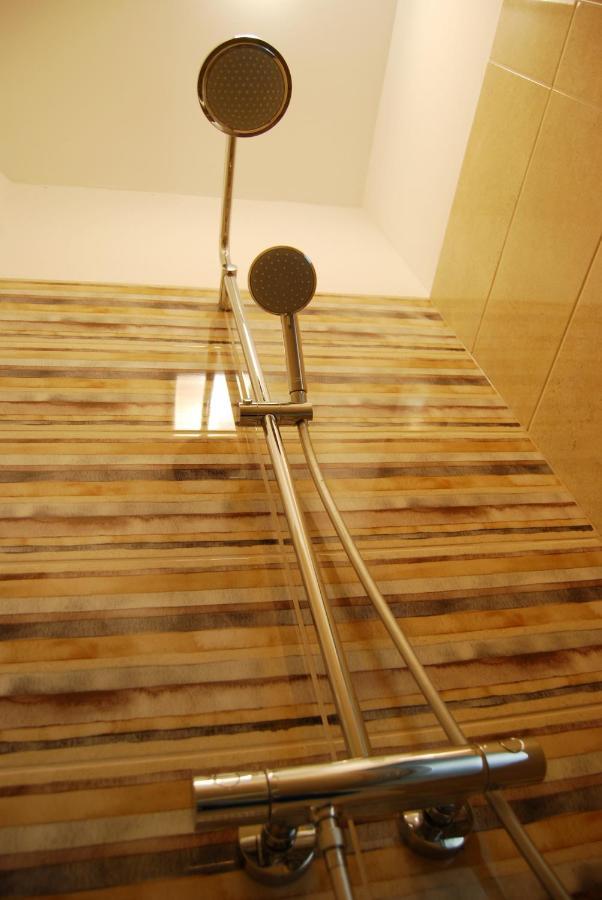 Luxurious Apartment With Balconies In Downtown Bp 布达佩斯 外观 照片